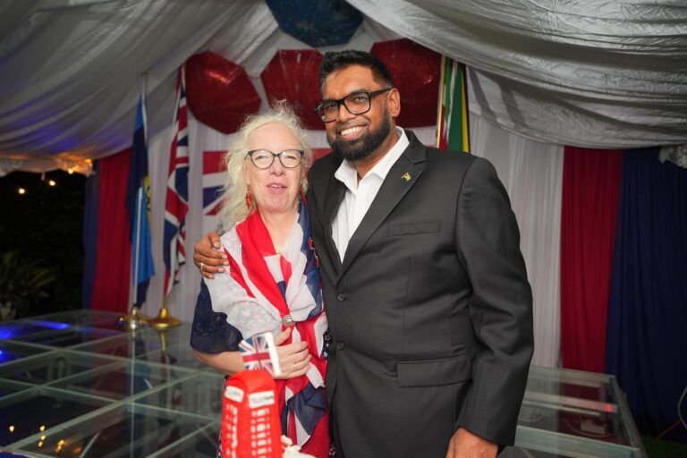 Le haut-commissariat britannique félicite le président. Ali en réélection