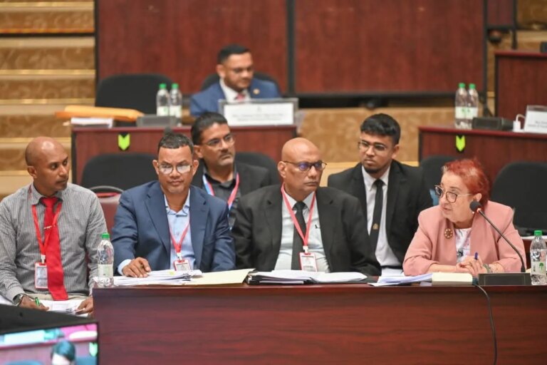 Teixeira défend la règle d&rsquo;un an pour le vote des citoyens du Commonwealth en Guyane