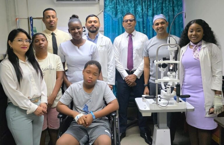 Optique et l&rsquo;hôpital TT collaborent dans une chirurgie rétinienne complexe, sauvant l&rsquo;œil unique d&rsquo;un enfant