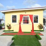 Remise du dernier lot de maisons principales à la fin du programme de la BID