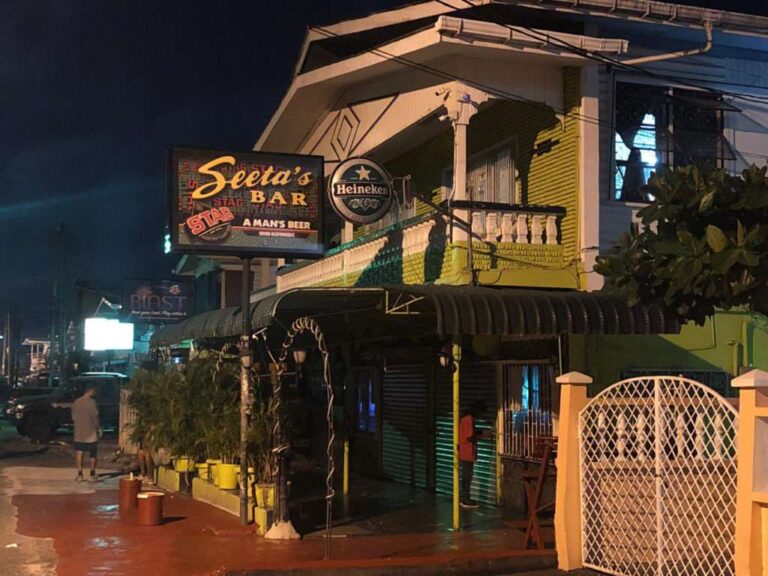 Un ancien flic acquitté pour le meurtre de 2019 au Seeta&rsquo;s Bar