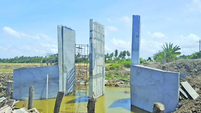 L’écluse de Burma Road sous surveillance alors que le conseiller soulève des « défauts de construction »