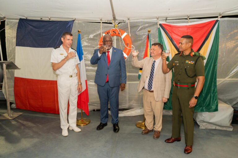 Le Premier ministre salue l&rsquo;amitié durable entre la Guyane et la France lors de la réception du jubilé de diamant