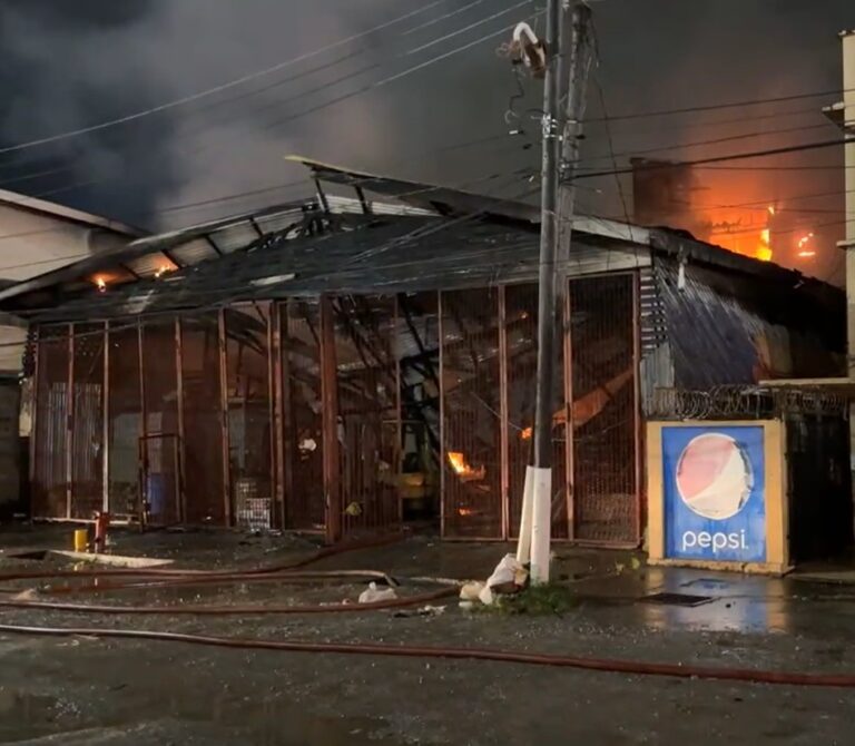 Un incendie rase l&rsquo;atelier Demerara Shipping sur Water Street