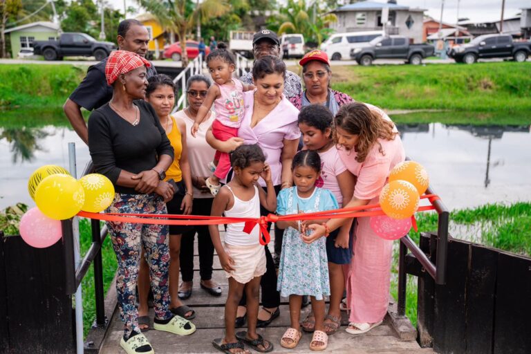 La Grange et Bagotville maintenant reliés par une passerelle piétonne