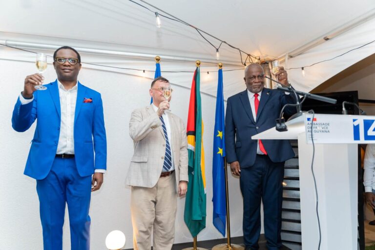Il existe d’énormes possibilités pour la Guyane et la France d’approfondir leur collaboration – PM Phillips