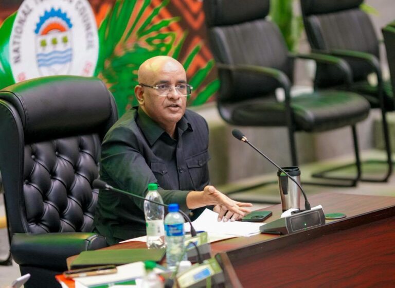 Le programme d&rsquo;amélioration des terrains de jeux se poursuit avec 255 M$ pour les villages amérindiens