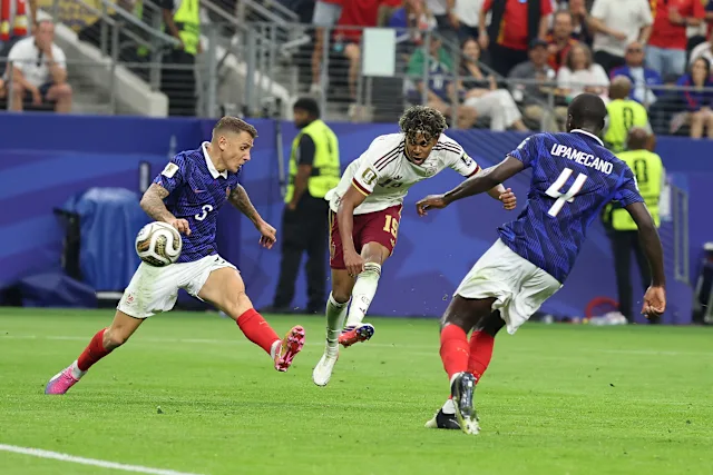 L&rsquo;Espagne calme la France et se qualifie pour la finale de la Coupe du monde
