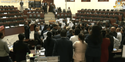 Lettre : perturbations ignobles et protestations de l&rsquo;opposition au Parlement
