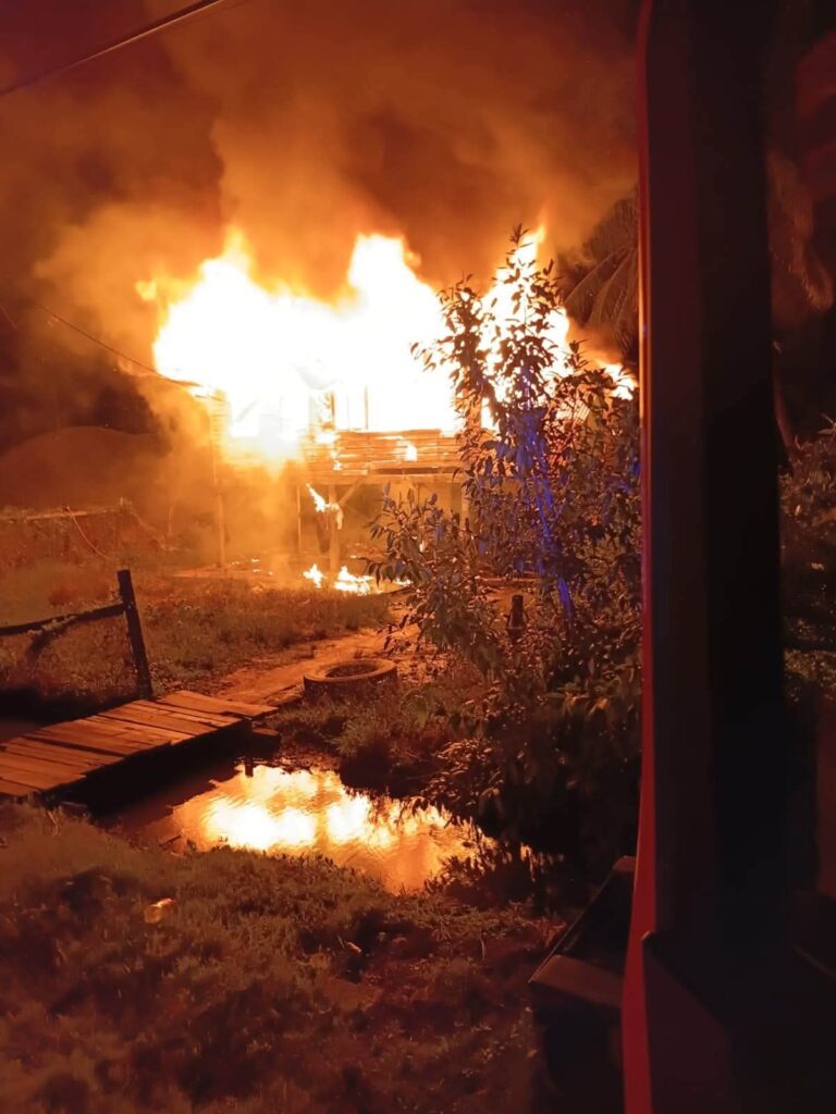 Maison du Hampshire détruite par un incendie ; incendie criminel suspecté