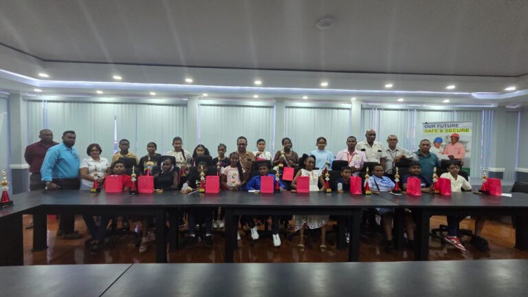 GAWU remet des bourses aux enfants de ses membres